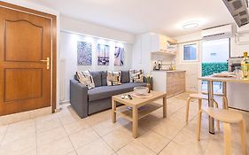 Flat With Patio Near Acropolis & Herodion